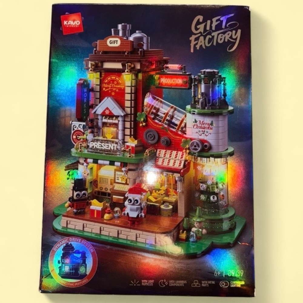 Christmas Gift Factory Building Blocks Set 2775 pcs Light-Up DIY Holiday Village - Picture 4 of 15